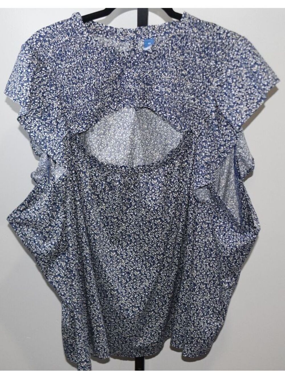 Old Navy Women's 4X Blue Floral Ruffle Sleeve Top with Front Cutout